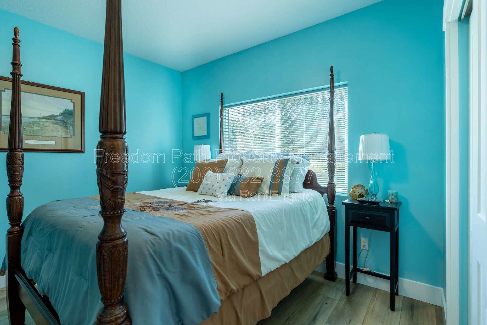 Fully Furnished Lakeview Home in Sagle — Seasonal Rental, Oct 2026–Apr 2027 | Water, Sewer, Trash & WiFi Included property image