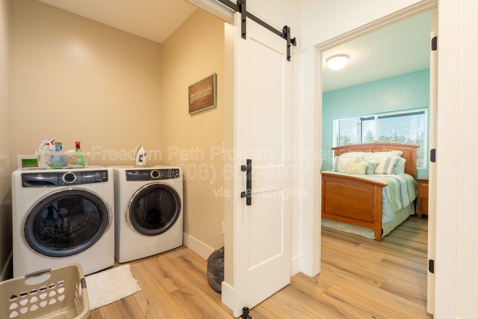 Fully Furnished Lakeview Home in Sagle — Seasonal Rental, Oct 2026–Apr 2027 | Water, Sewer, Trash & WiFi Included property image