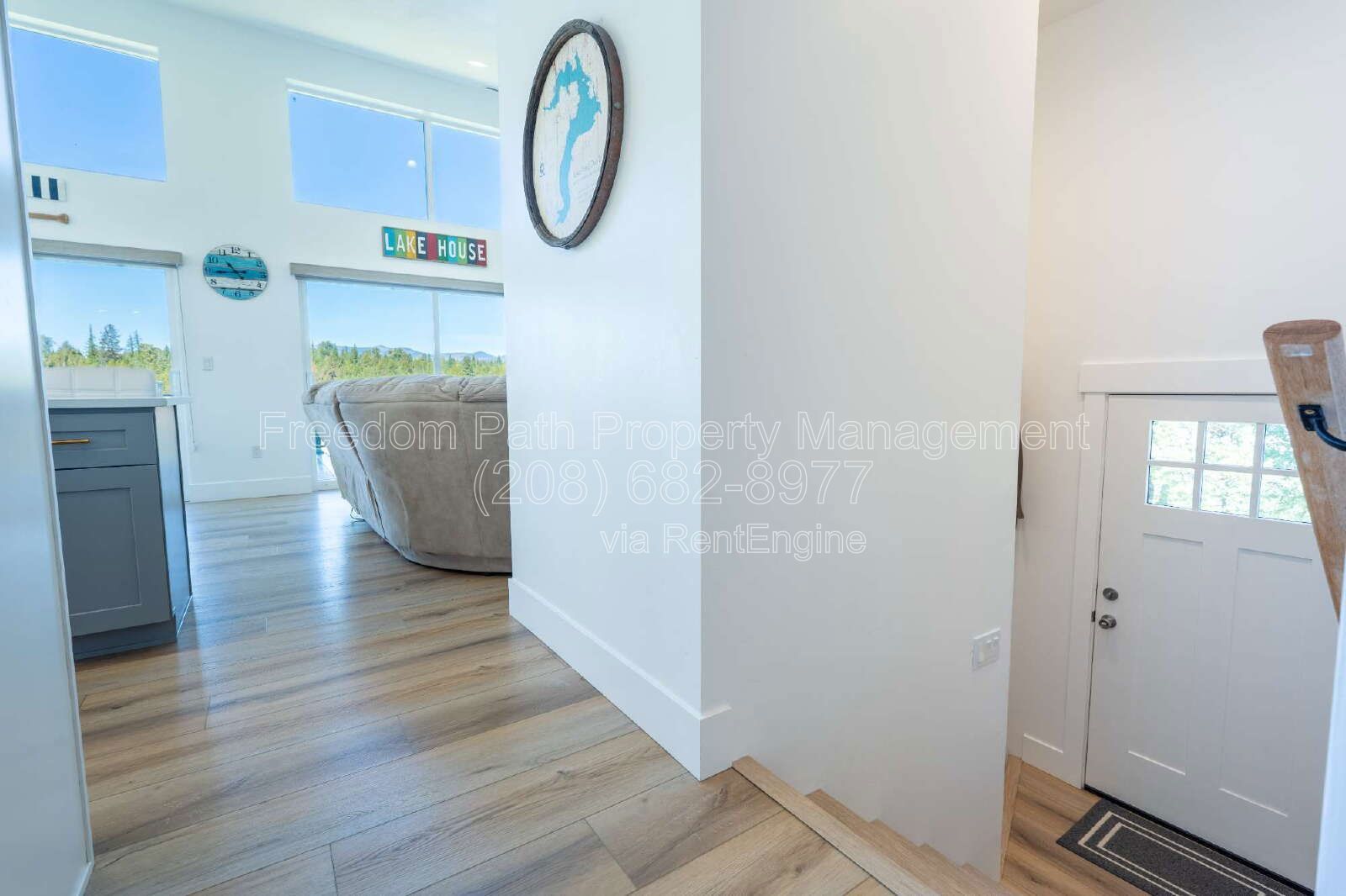 Fully Furnished Lakeview Home in Sagle — Seasonal Rental, Oct 2026–Apr 2027 | Water, Sewer, Trash & WiFi Included property image