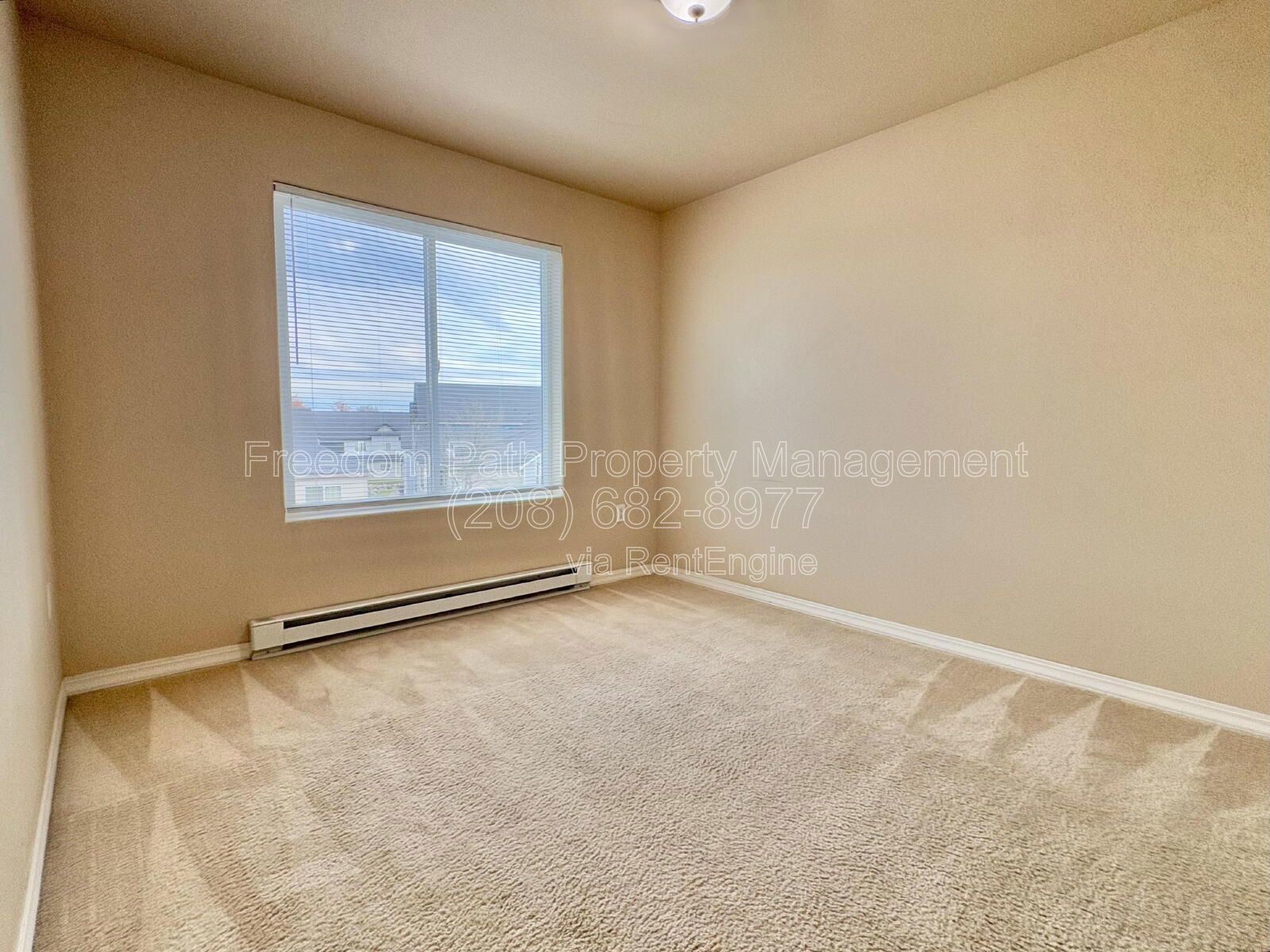 Top-Floor 3 Bed / 2 Bath Condo with Scenic Views in Post Falls property image