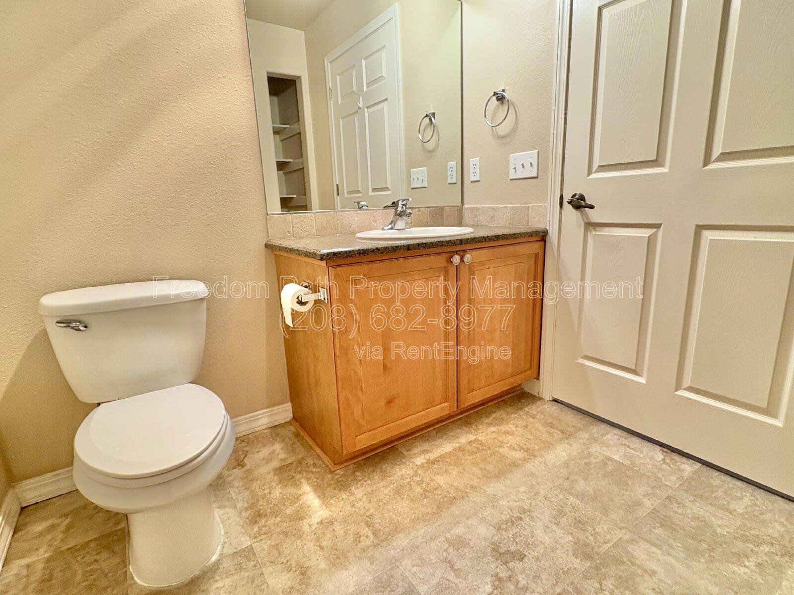 Top-Floor 3 Bed / 2 Bath Condo with Scenic Views in Post Falls property image