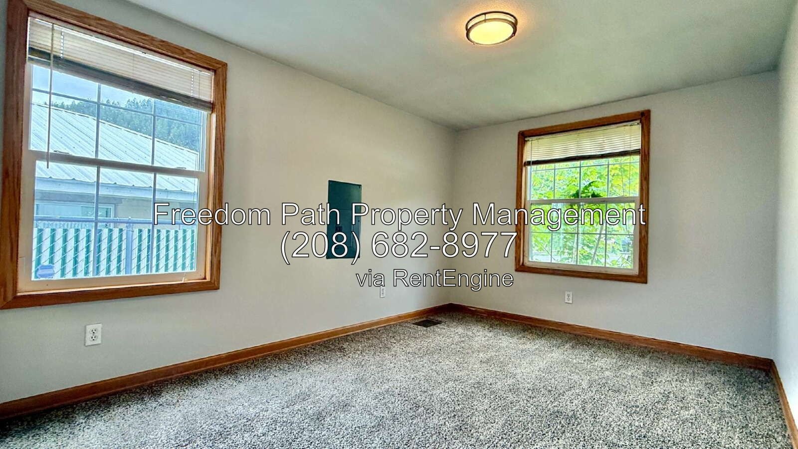 Spacious 2 Bed / 1 Bath Home in Kellogg - 1,484 SF, Central Air, All Appliances Included, Fenced Yard & Big Back Deck property image