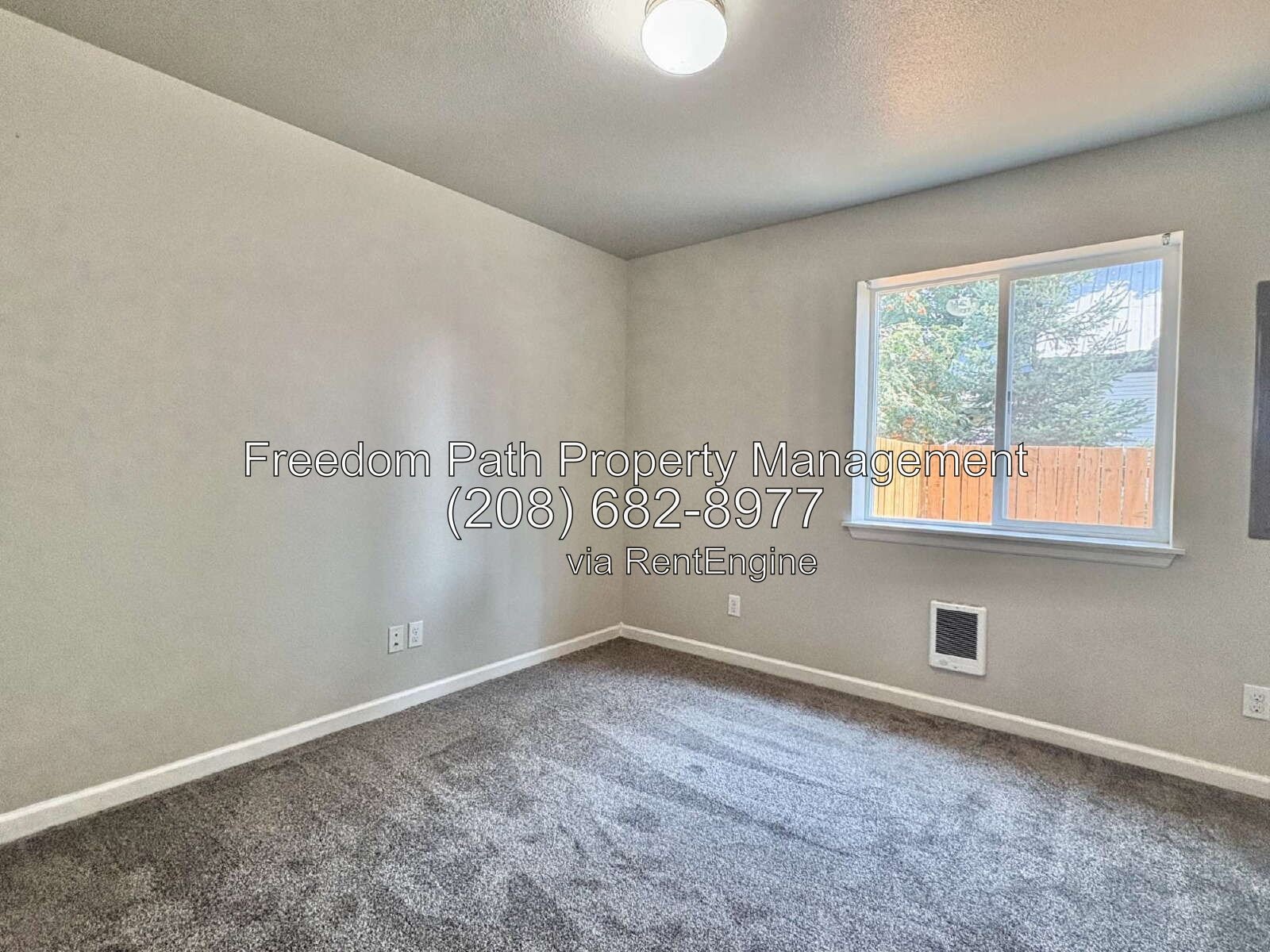Charming 2 Bed / 1 Bath Apartment Just Blocks from Downtown Coeur d'Alene! property image