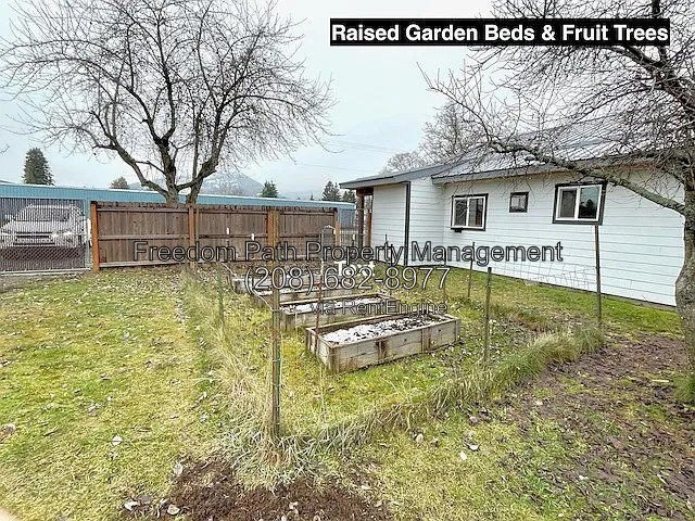 4 Bedroom Home w/ Huge Lot in Kootenai property image
