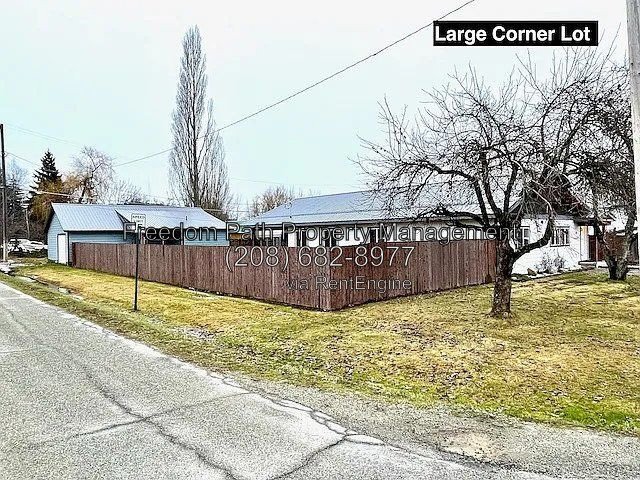 4 Bedroom Home w/ Huge Lot in Kootenai property image