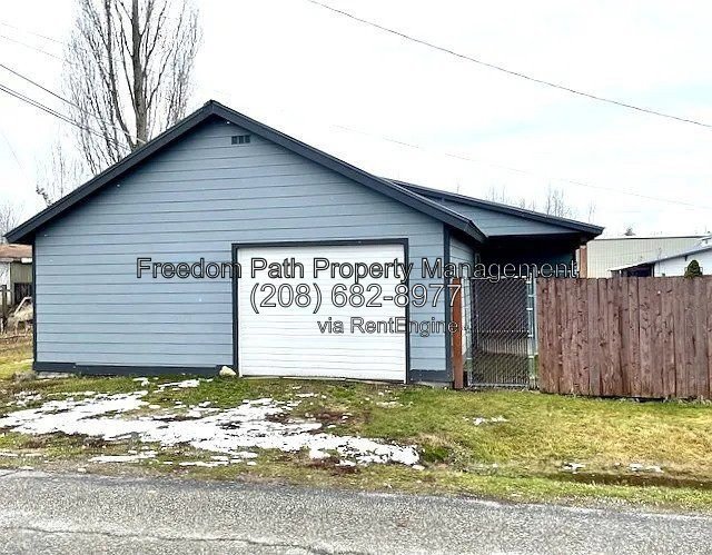 4 Bedroom Home w/ Huge Lot in Kootenai property image