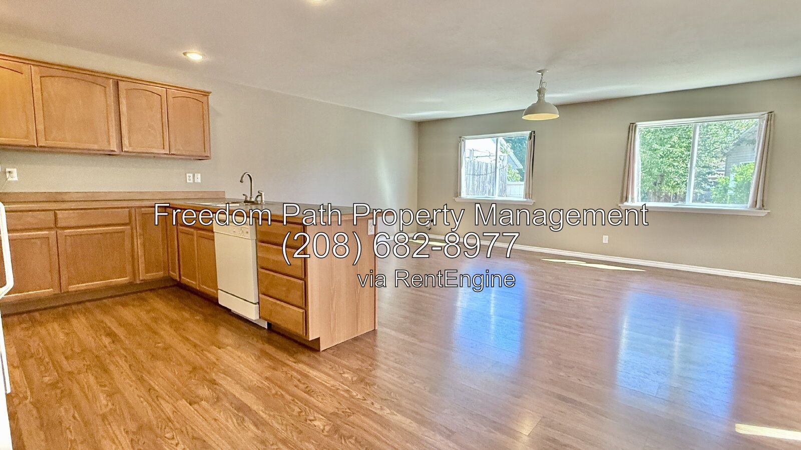 Spacious 3 Bed / 2.5 Bath Townhome on N Boyer - Attached Garage, W/D Included, Mountain Views property image