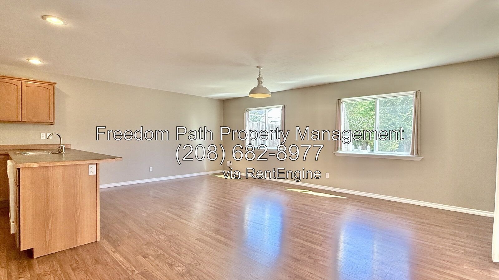Spacious 3 Bed / 2.5 Bath Townhome on N Boyer - Attached Garage, W/D Included, Mountain Views property image