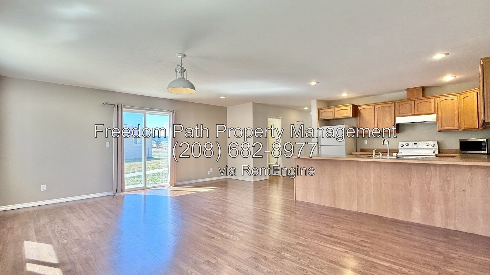 Spacious 3 Bed / 2.5 Bath Townhome on N Boyer - Attached Garage, W/D Included, Mountain Views property image