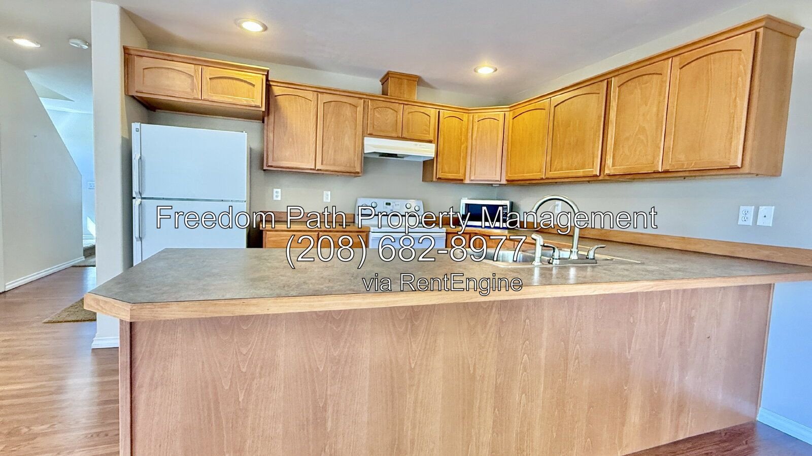 Spacious 3 Bed / 2.5 Bath Townhome on N Boyer - Attached Garage, W/D Included, Mountain Views property image