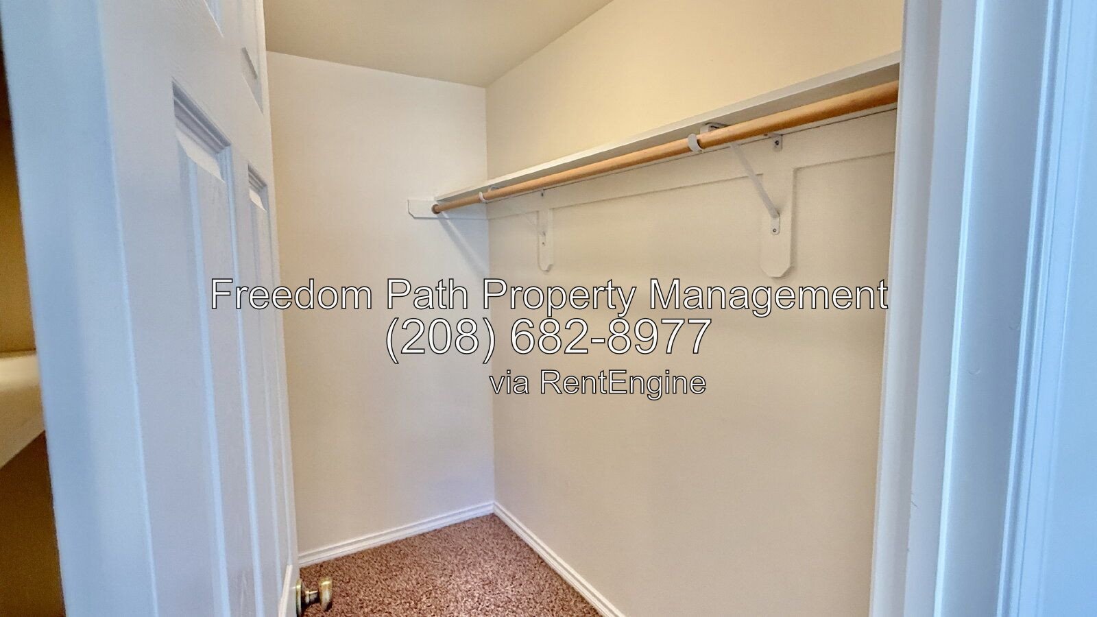 Spacious 3 Bed / 2.5 Bath Townhome on N Boyer - Attached Garage, W/D Included, Mountain Views property image
