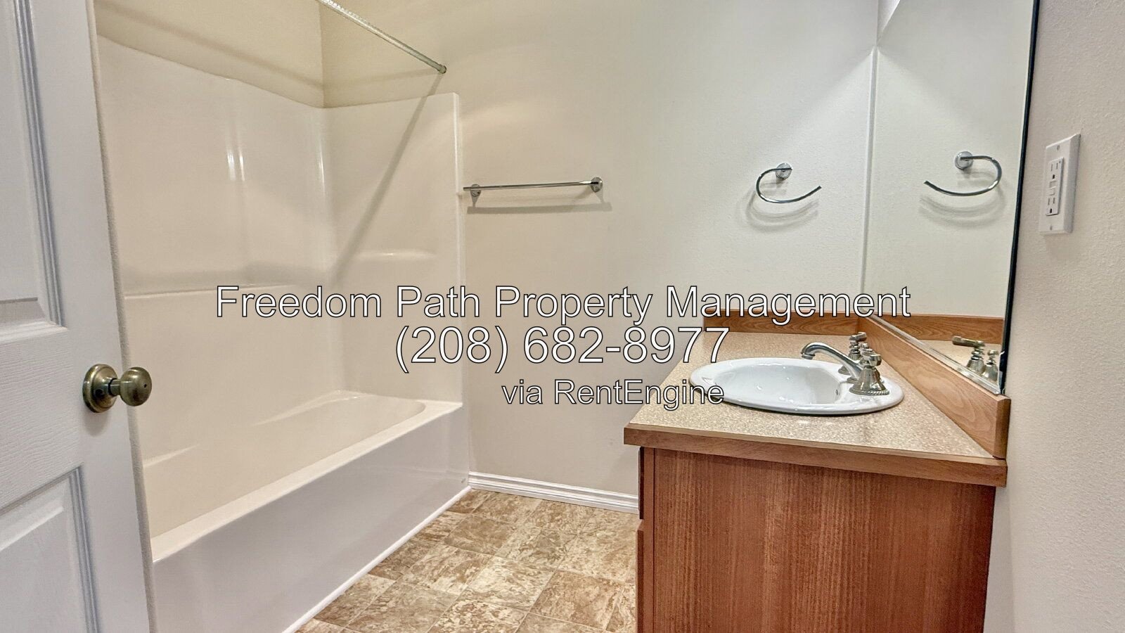 Spacious 3 Bed / 2.5 Bath Townhome on N Boyer - Attached Garage, W/D Included, Mountain Views property image