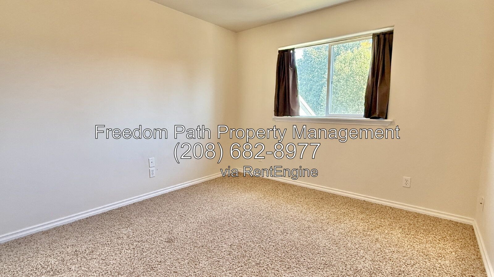 Spacious 3 Bed / 2.5 Bath Townhome on N Boyer - Attached Garage, W/D Included, Mountain Views property image