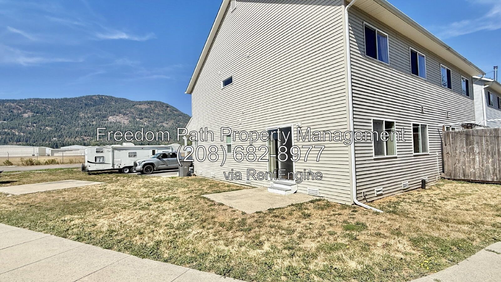 Spacious 3 Bed / 2.5 Bath Townhome on N Boyer - Attached Garage, W/D Included, Mountain Views property image