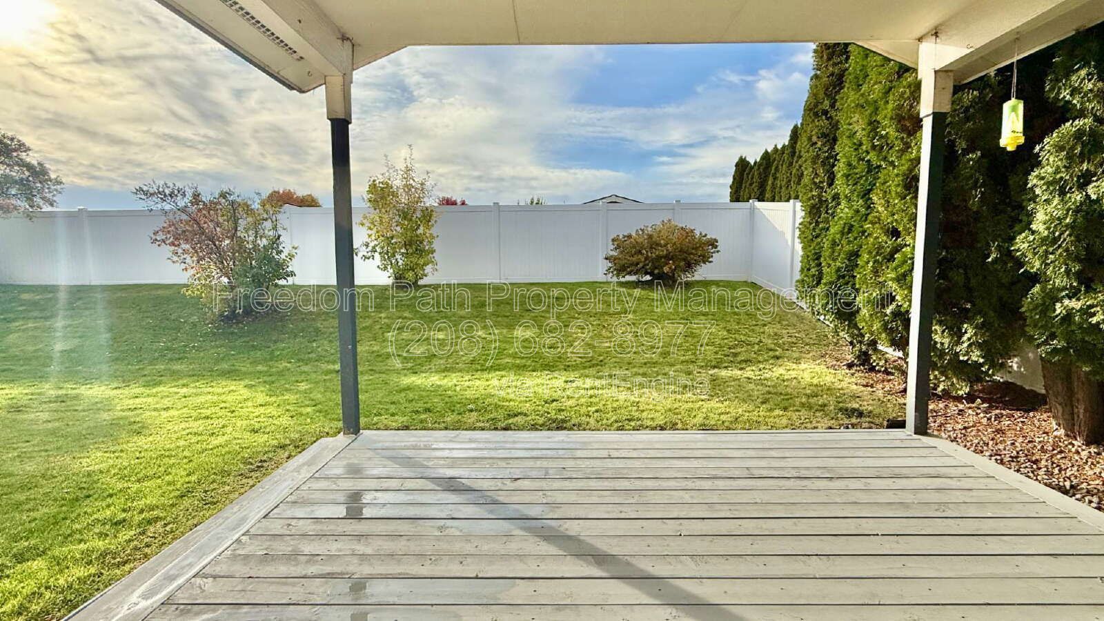 Turnkey 3BD/2BA Furnished Home Near Downtown Coeur d’Alene property image