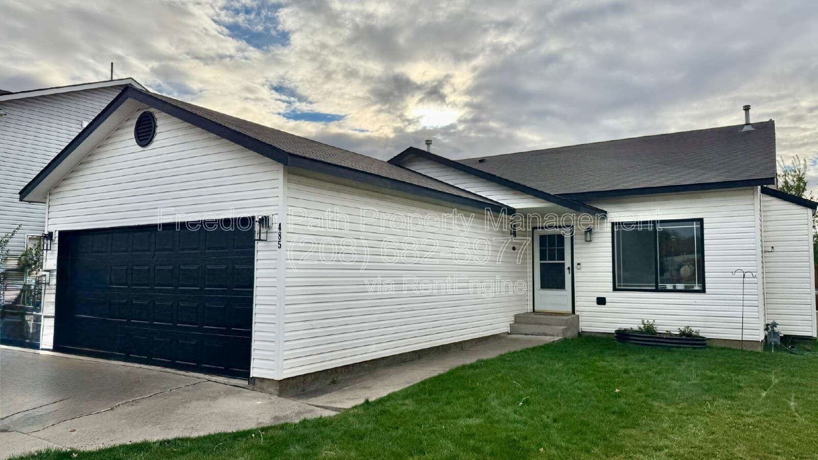 Updated 4-Bedroom Tri-Level with Fenced Yard and Central A/C in Post Falls property image