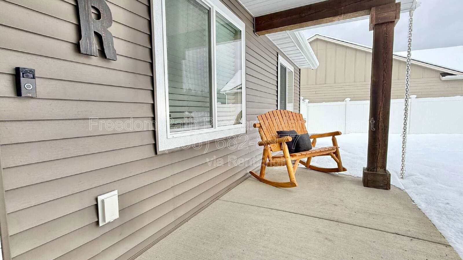 Newer 3 Bedroom / 2 Bathroom Home on Large Fenced Lot – Single Level – Central A/C property image