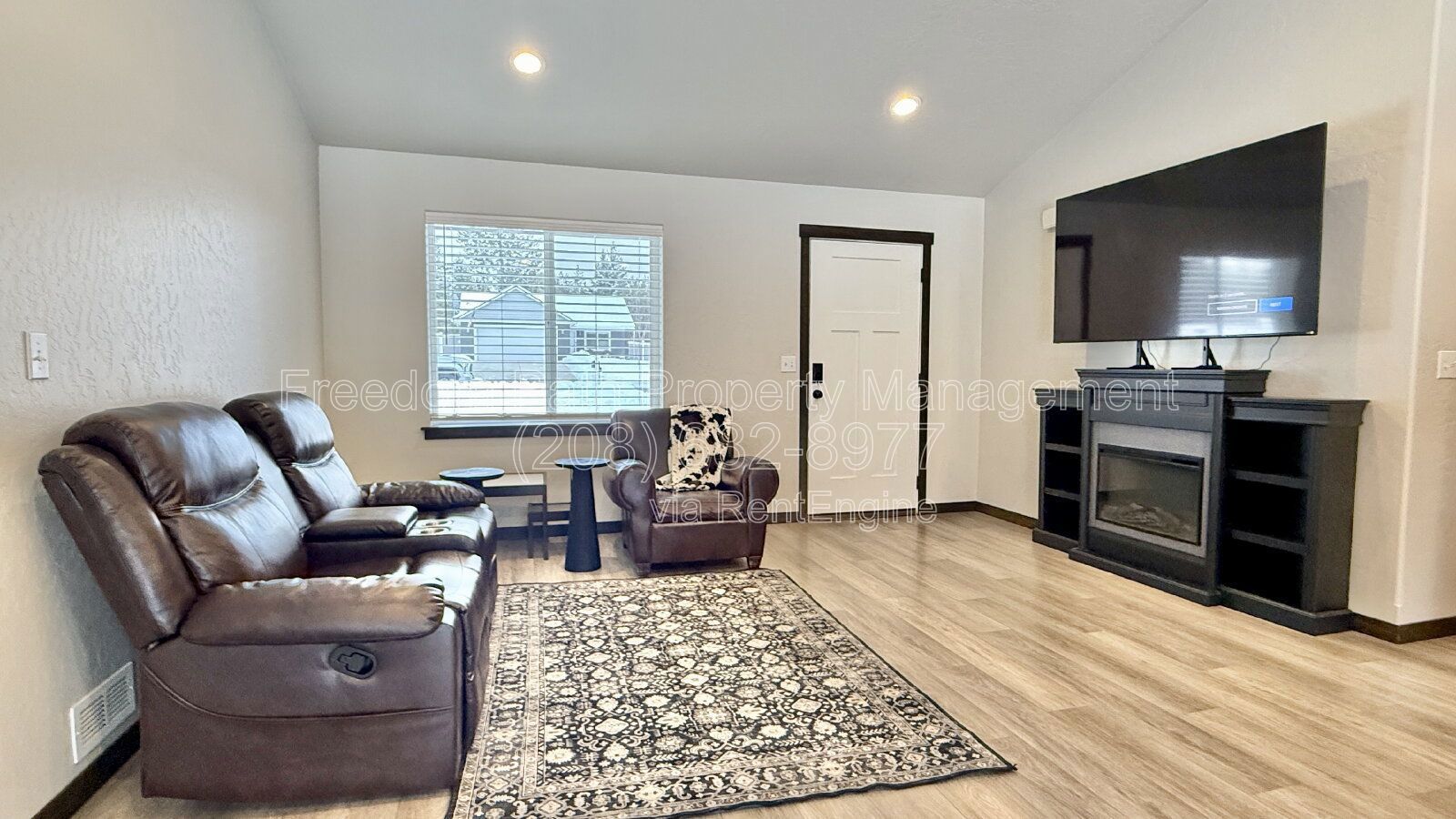 Newer 3 Bedroom / 2 Bathroom Home on Large Fenced Lot – Single Level – Central A/C property image