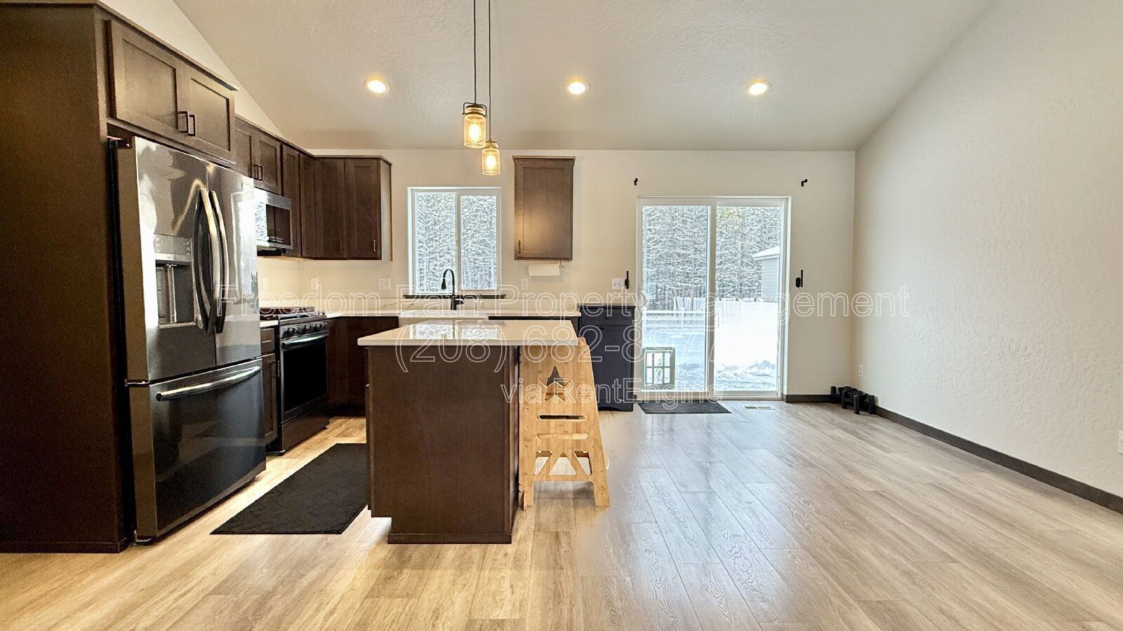 Newer 3 Bedroom / 2 Bathroom Home on Large Fenced Lot – Single Level – Central A/C property image