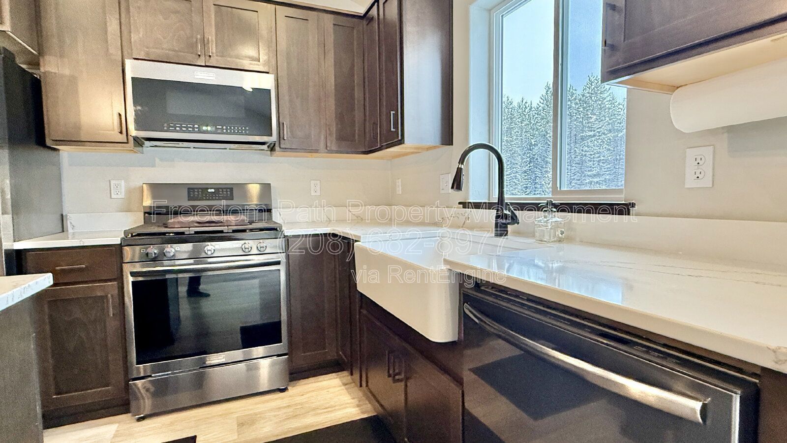 Newer 3 Bedroom / 2 Bathroom Home on Large Fenced Lot – Single Level – Central A/C property image