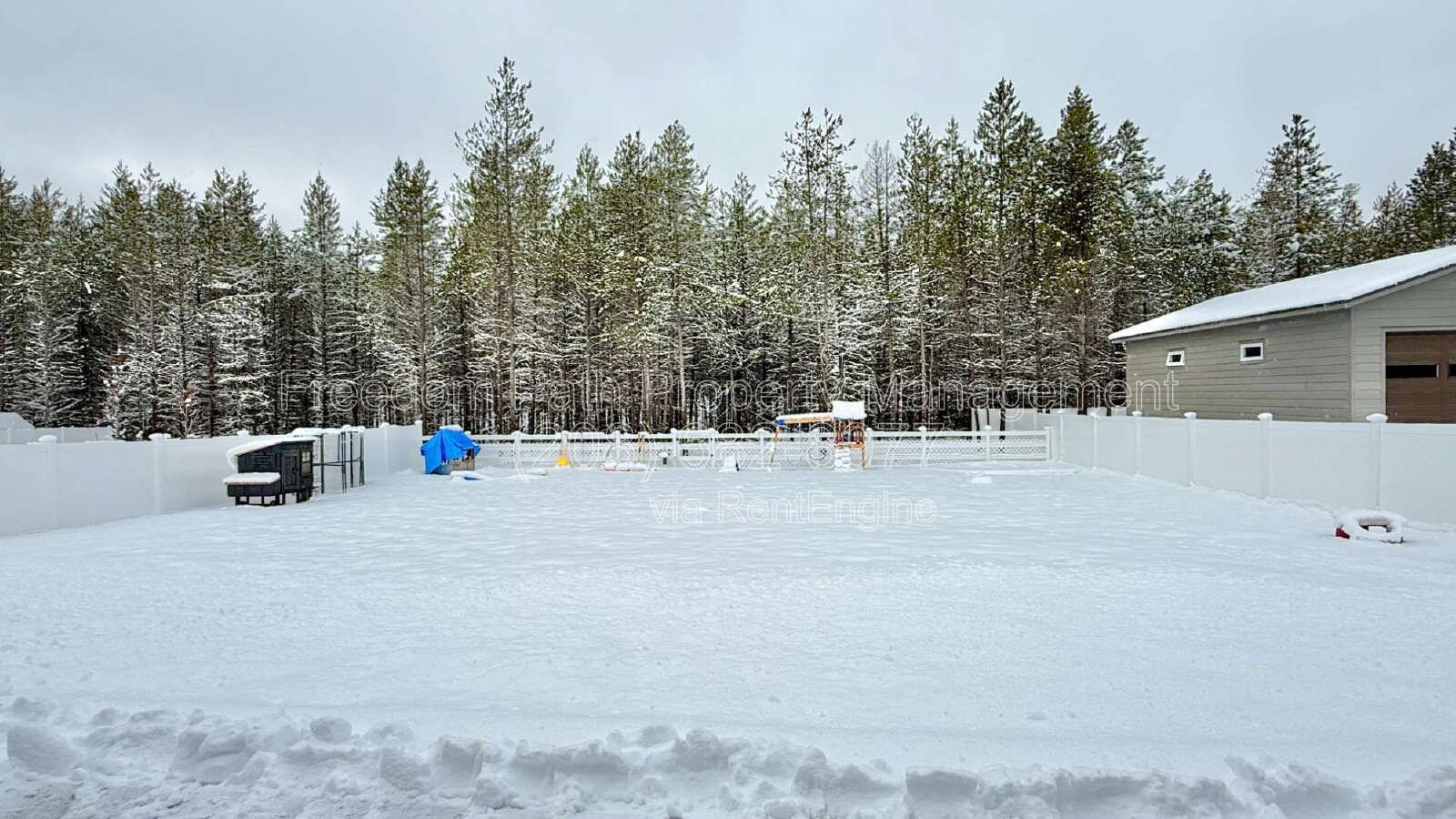 Newer 3 Bedroom / 2 Bathroom Home on Large Fenced Lot – Single Level – Central A/C property image