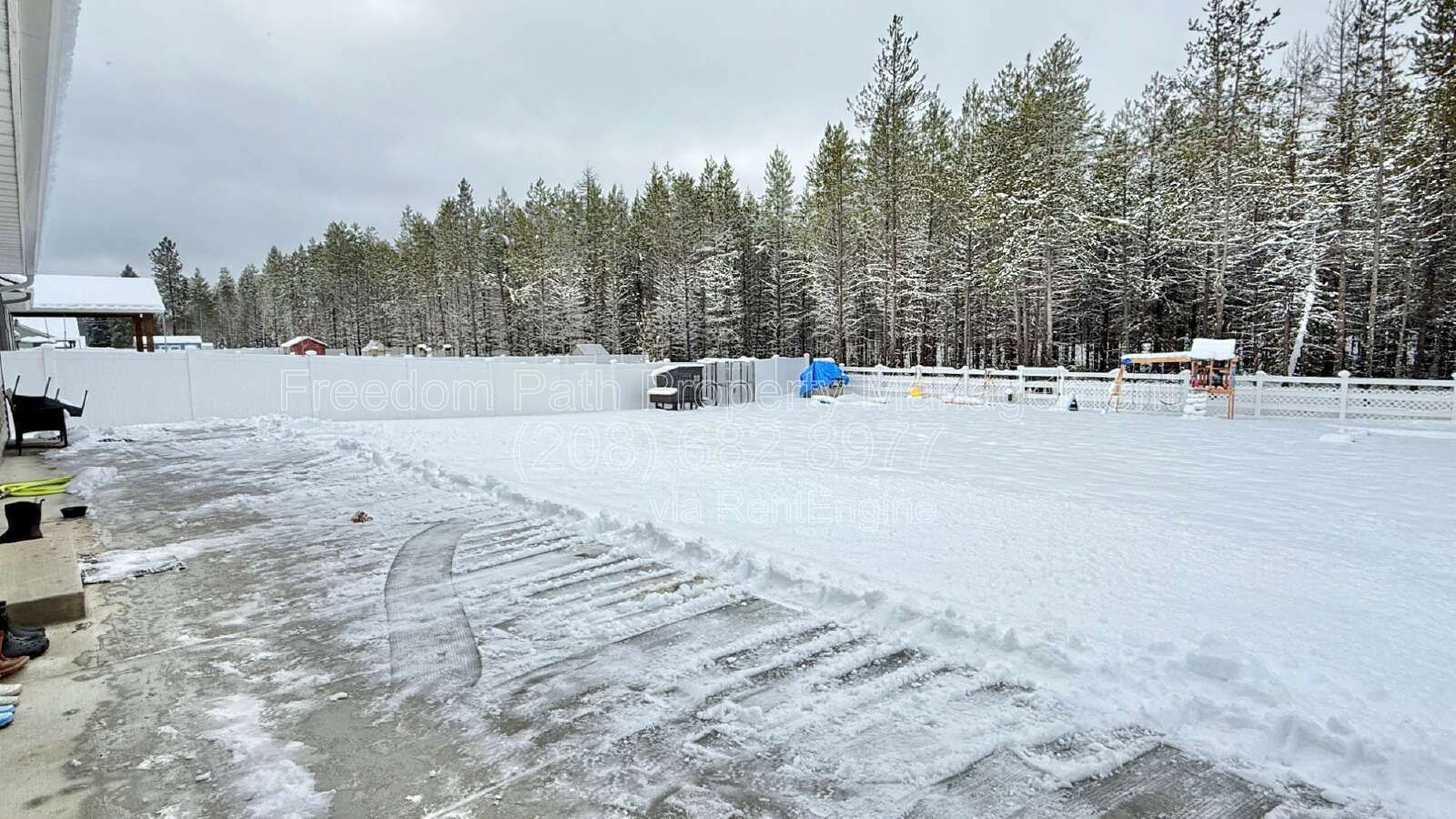 Newer 3 Bedroom / 2 Bathroom Home on Large Fenced Lot – Single Level – Central A/C property image