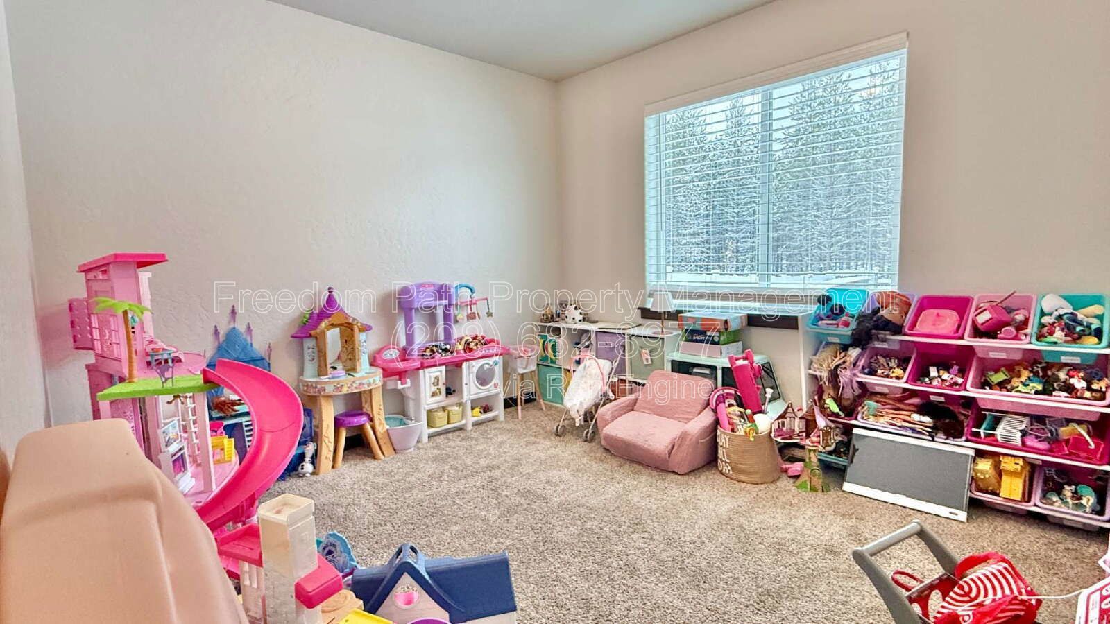 Newer 3 Bedroom / 2 Bathroom Home on Large Fenced Lot – Single Level – Central A/C property image