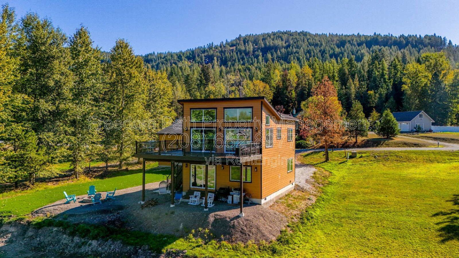 Fully Furnished Lakeview Home in Sagle — Seasonal Rental, Oct 2026–Apr 2027 | Water, Sewer, Trash & WiFi Included property image