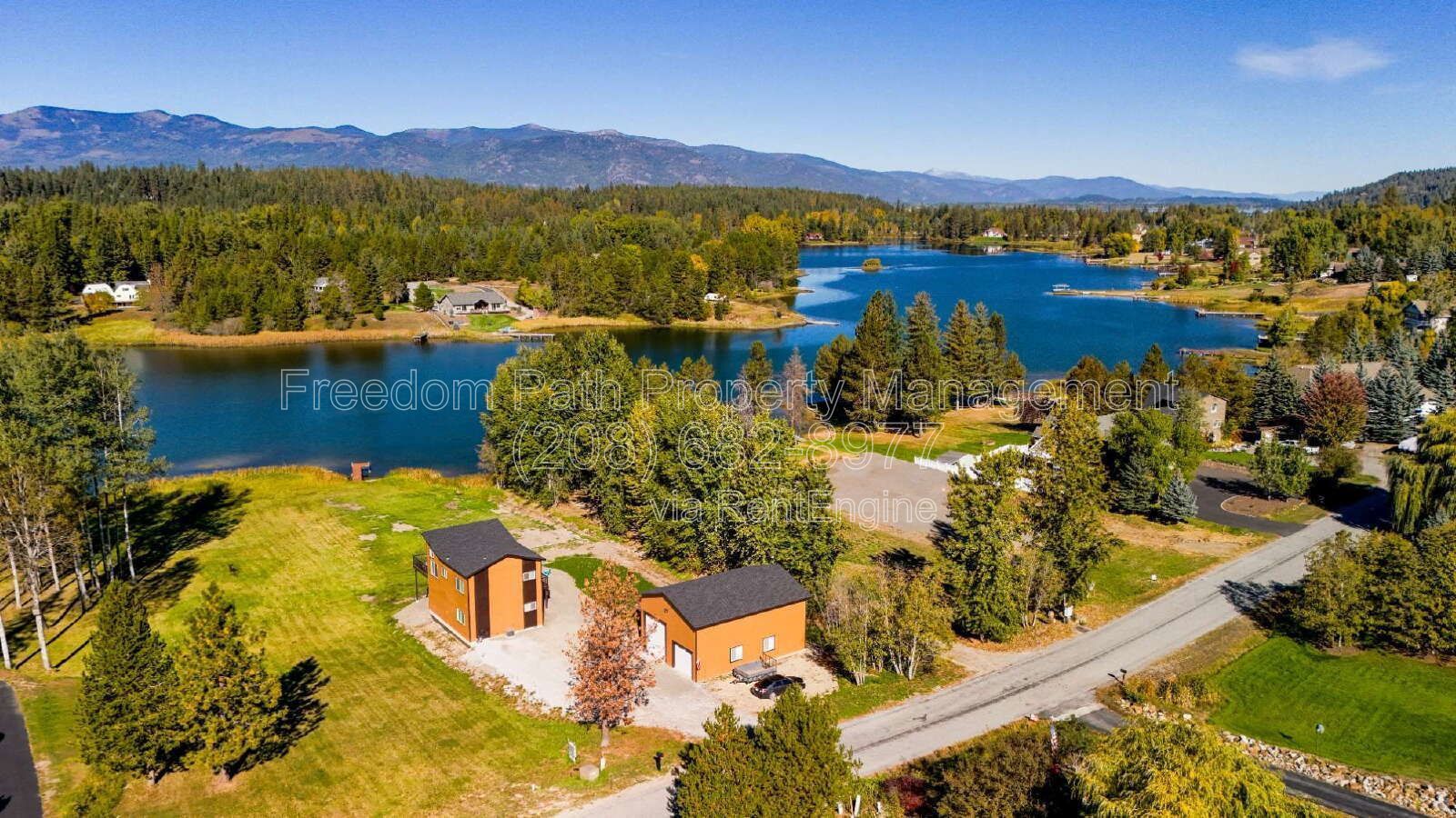 Fully Furnished Lakeview Home in Sagle — Seasonal Rental, Oct 2026–Apr 2027 | Water, Sewer, Trash & WiFi Included property image