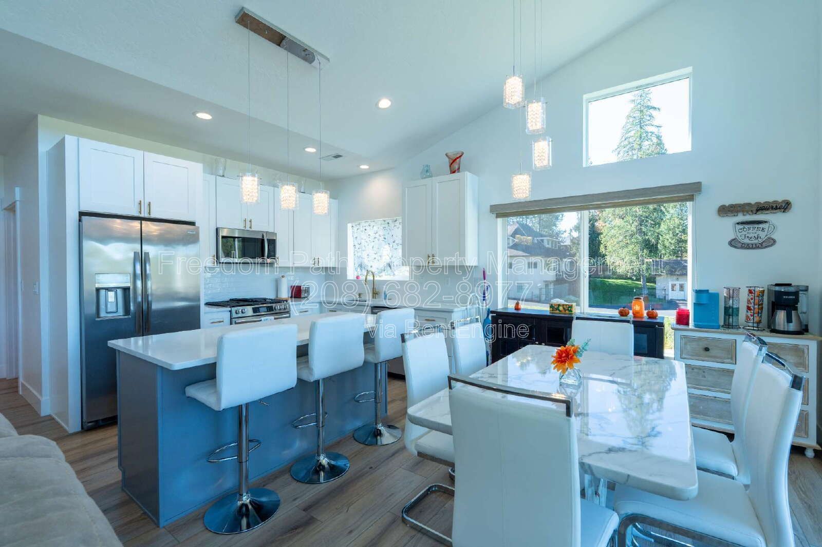 Fully Furnished Lakeview Home in Sagle — Seasonal Rental, Oct 2026–Apr 2027 | Water, Sewer, Trash & WiFi Included property image