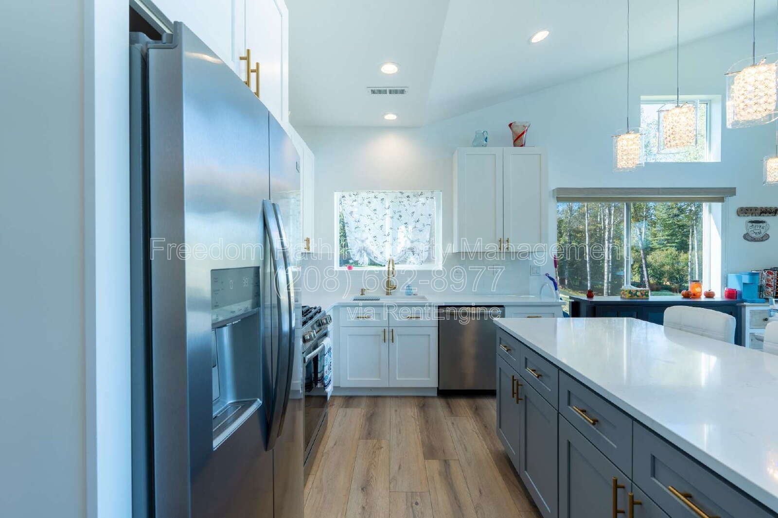Fully Furnished Lakeview Home in Sagle — Seasonal Rental, Oct 2026–Apr 2027 | Water, Sewer, Trash & WiFi Included property image