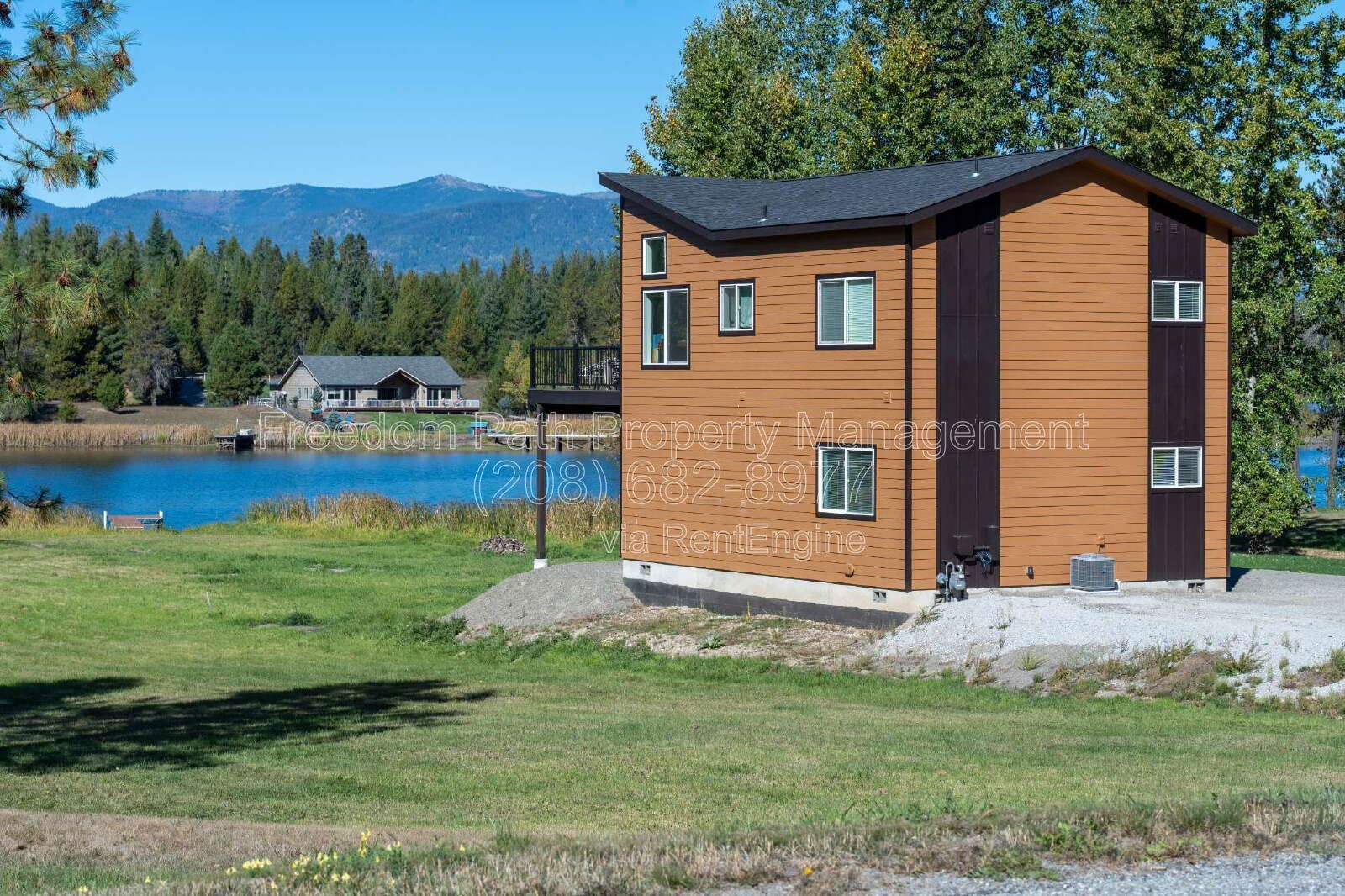 Fully Furnished Lakeview Home in Sagle — Seasonal Rental, Oct 2026–Apr 2027 | Water, Sewer, Trash & WiFi Included property image